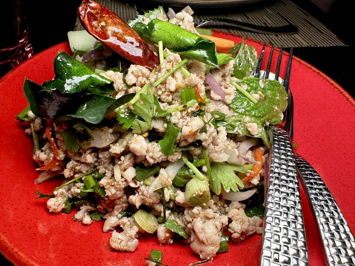 DuckX2Dragon's tweet photo. Larb Gai 
Minced Chicken Salad, Onions, Thai Parsley, Chili Powder, Lime Dressing, Fish Sauce, Coriander https://t.co/ci25ZNAqIK