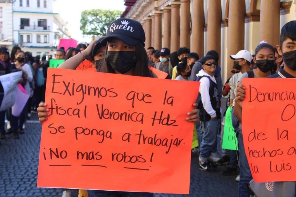 fneriando's tweet photo. #SeguridadParaEstudiantes
Una ves más exigimos seguridad para todos los estudiantes !! Ya que el gobierno de el país sigue sin responder a nuestras demandas ..✊️ https://t.co/SOOS4idQNH