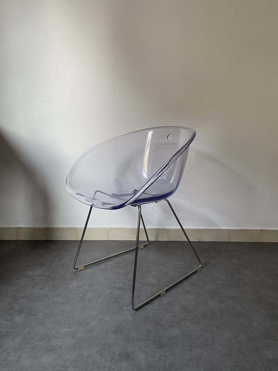 stopshania's tweet photo. Glis 921 chaises de Pedrali en super état à vendre dans Paris 16 🧊 MP pour le prix et plus des détails https://t.co/rdsGTR4gRq