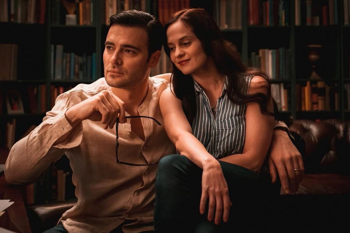 Nueva imagen del rodaje de Gabriel’s Redemption. Passionflix anuncia que queda poco más de una semana para que acabe el rodaje. #passionflix #GabrielsRedemptionMovie