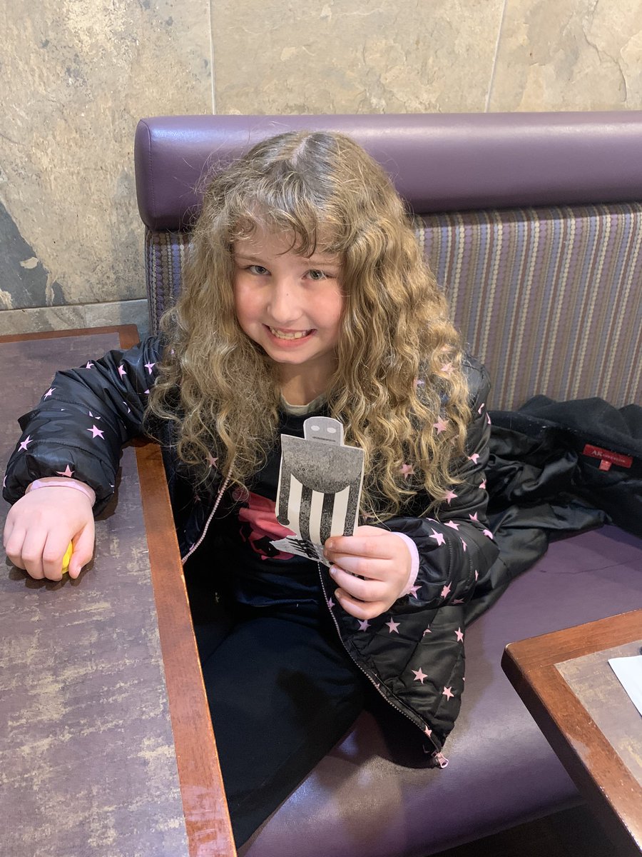 Kristine Hollywood tweet media