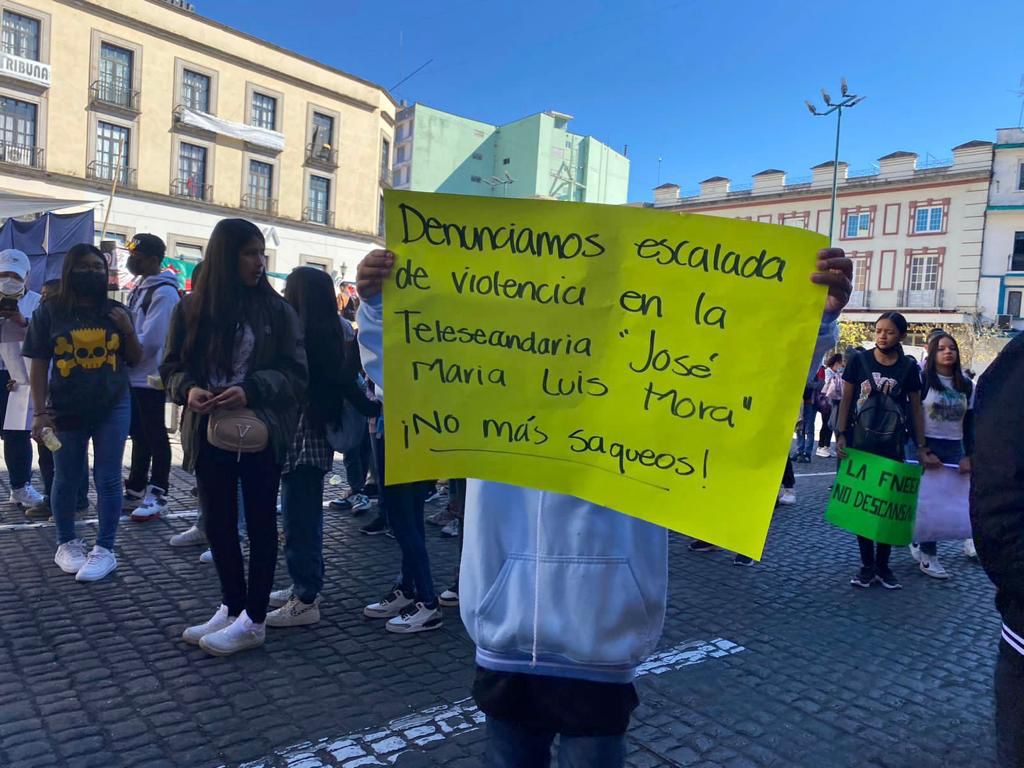 fneriando's tweet photo. #SeguridadParaEstudiantes
 Sin ninguna respuesta de parte de las autoridades, todos los integrantes de la FNERRR a nivel nacional nos unimos en forma de protesta para que nos agan caso a nosotros los estudiantes ‼️ https://t.co/9xORXG94xS