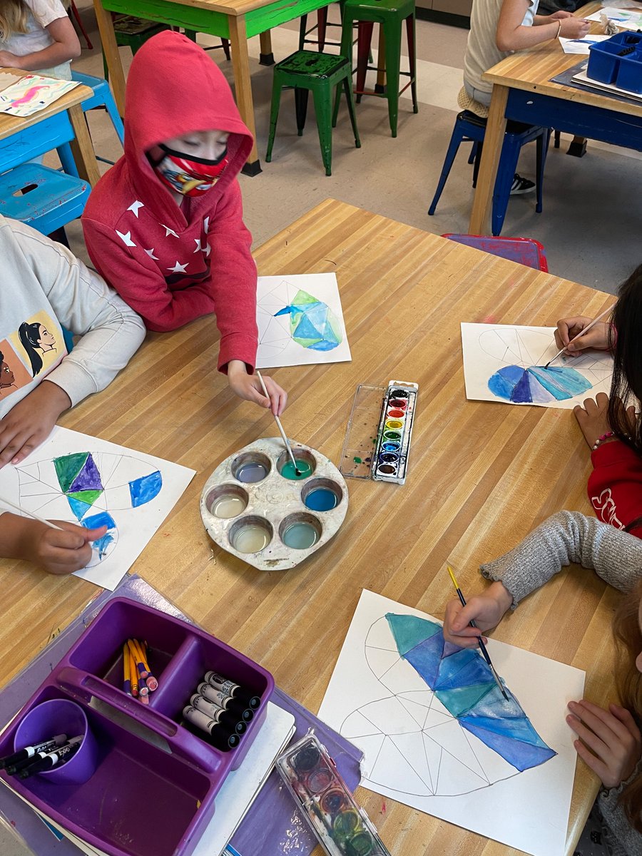 MrsEstrada031's tweet photo. 4th grade has been working on faceted hearts. We discussed fractions and angles while exploring geometric shapes to create these beauties. They are amazing warrior artists! 
@CMCSIWarriors  
@Hall_Schools https://t.co/BId6bgL956