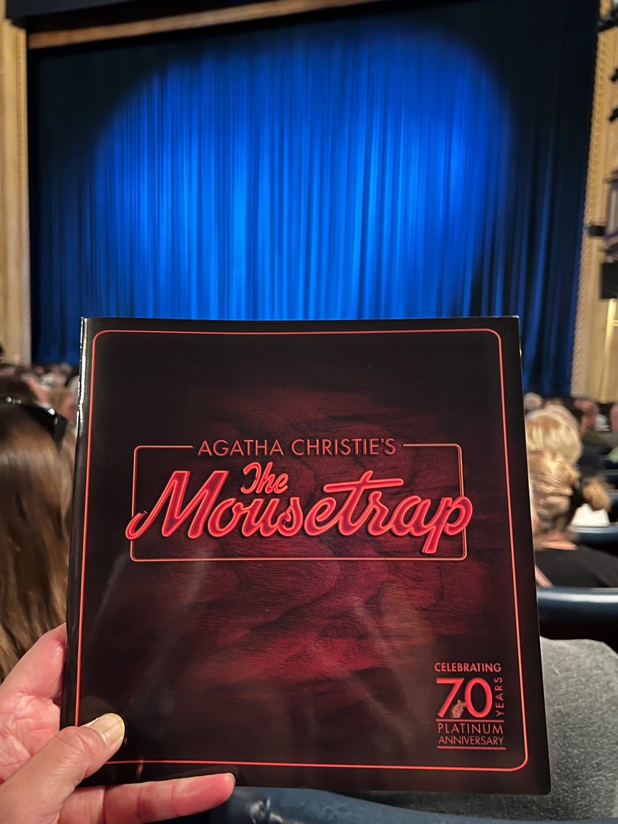 TaroMitsumori's tweet image. #themousetrapau #openingnight #chookas #aboutlastnight (@ Comedy Theatre in Melbourne, VIC) swarmapp.com/c/39II6St4izl