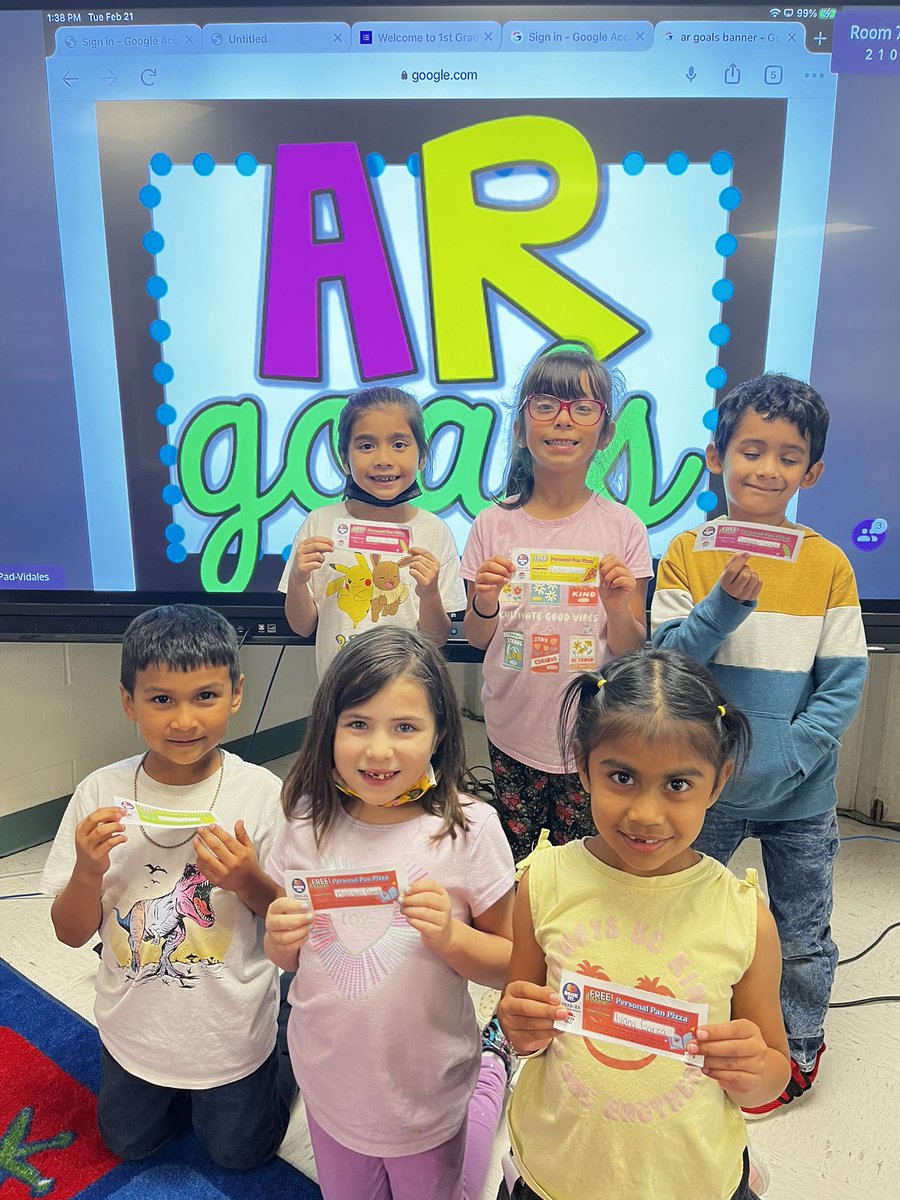 AR Rockstars!! Pizza reward thanks to <a href="/pizzahut/">Pizza Hut</a>! <a href="/warriors112/">Wilson Elementary</a> #warriortribe112