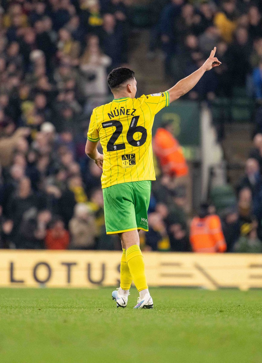 arg_norwich's tweet photo. ¿Cuantos goles hiciste hoy Marce?

#NCFC 🔰 https://t.co/frR6DDFpqK