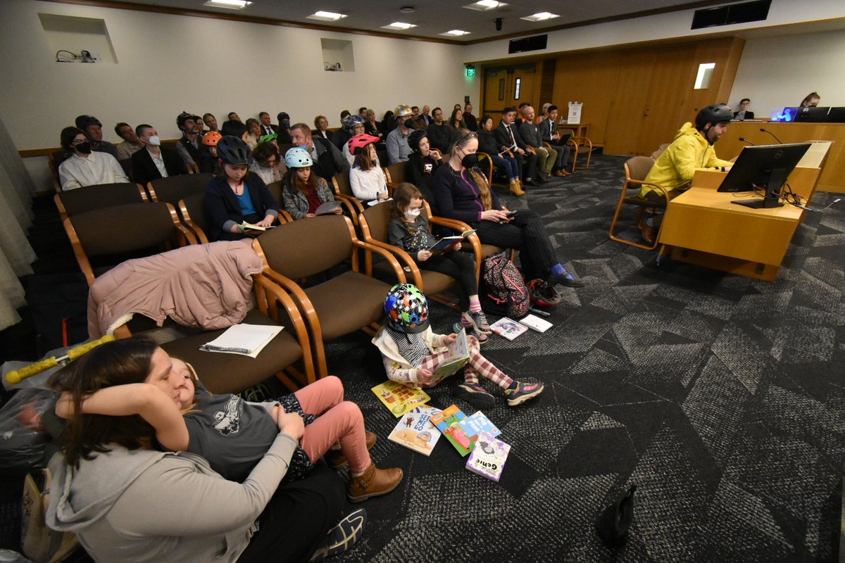 KhanhPhamForOR's tweet image. Deep gratitude for the families &amp;amp; community leaders who took yesterday off to testify in support of House Bill 3014, our bill that will allow school districts greater options to invest in programs encouraging students to walk, bike, and take transit to school.  Dozens