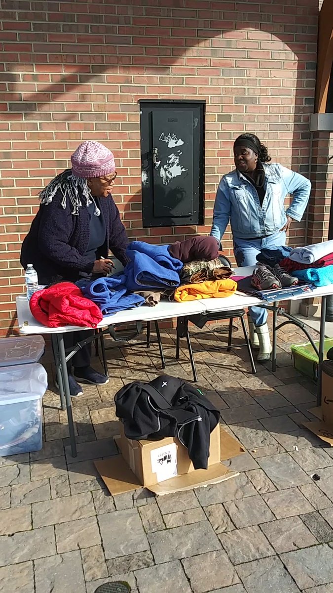 outreachcall's tweet photo. So we had a great time giving away clothes, donuts, and Bibles. #johnsoncity #easttn https://t.co/75VeR9HNGx