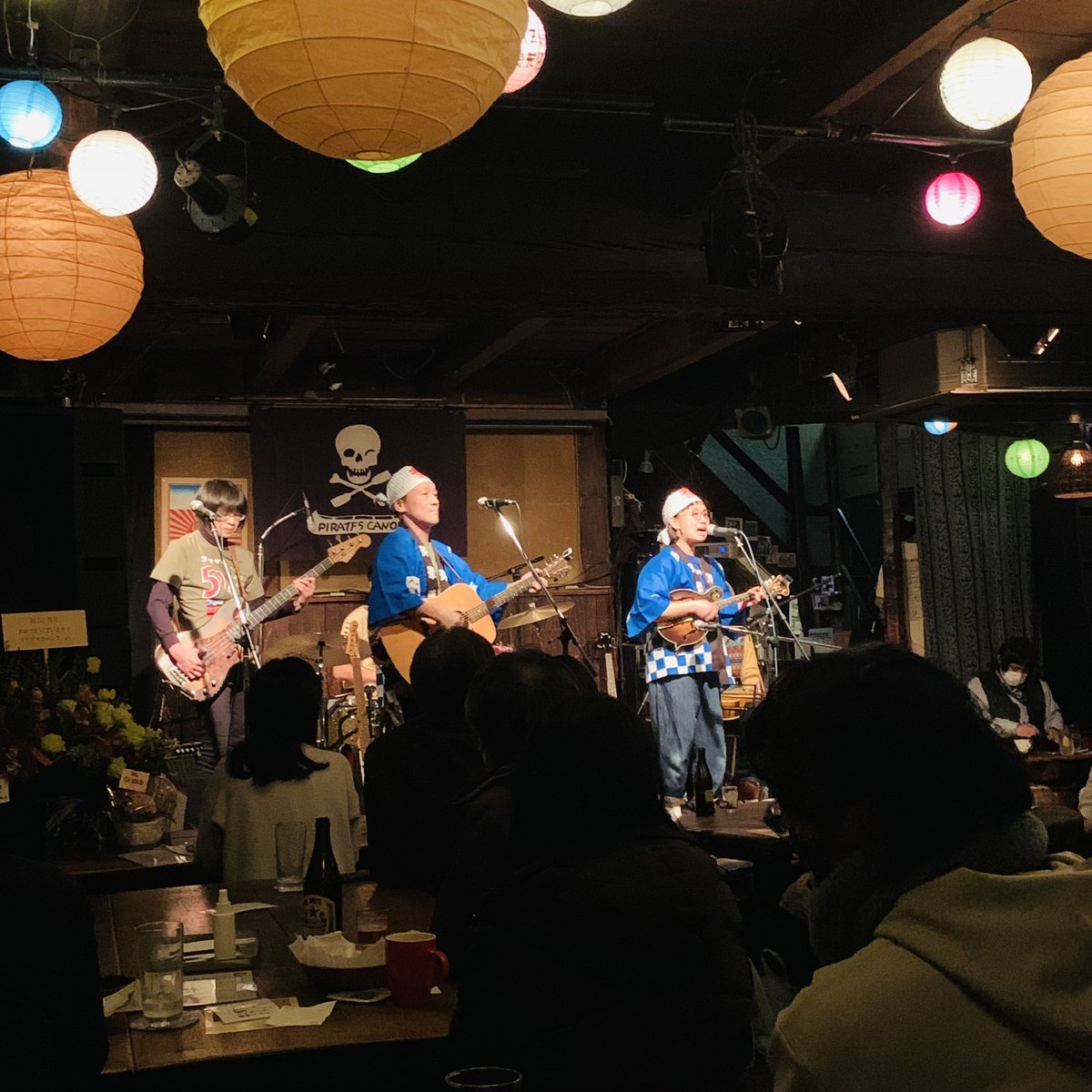 「音楽って、ライブって、ええなあ…」としみじみ思った雪降る京都の昨晩でした。
#拾得50周年
#PiCas
#Bug&amp;Rhino
#パイレーツ・カヌー
#河野沙羅
#中井大介