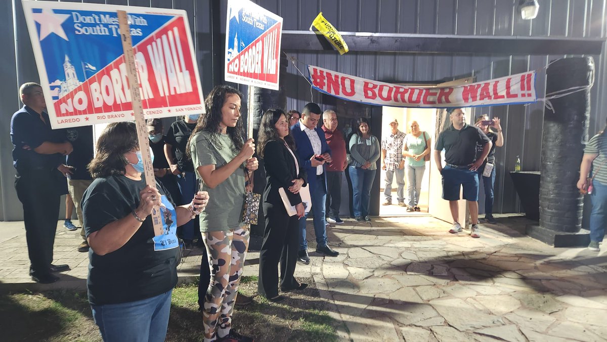 #NoBorderWall Coalition tweet media