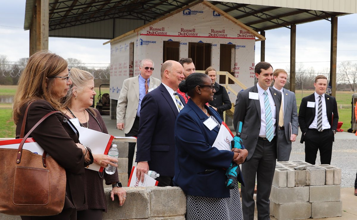 IngramState1965's tweet photo. Alabama leaders and lawmakers gathered today to tour the #ISTC Staton/Draper Campus in Elmore. Over 45 stakeholders attended the event to discuss correctional education opportunities available for justice-involved individuals.
#accs #developingresponsiblecitizens https://t.co/WSFOXdwBPi