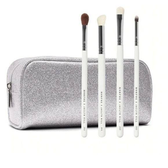 PillowTalkConfi's tweet photo. So good I had to share! Check out all the items I'm loving on @Poshmarkapp from @MoonRose171 #poshmark #fashion #style #shopmycloset #morphe #clinique #nars: https://t.co/ONx0vVjFJs https://t.co/8aNbJhWwel