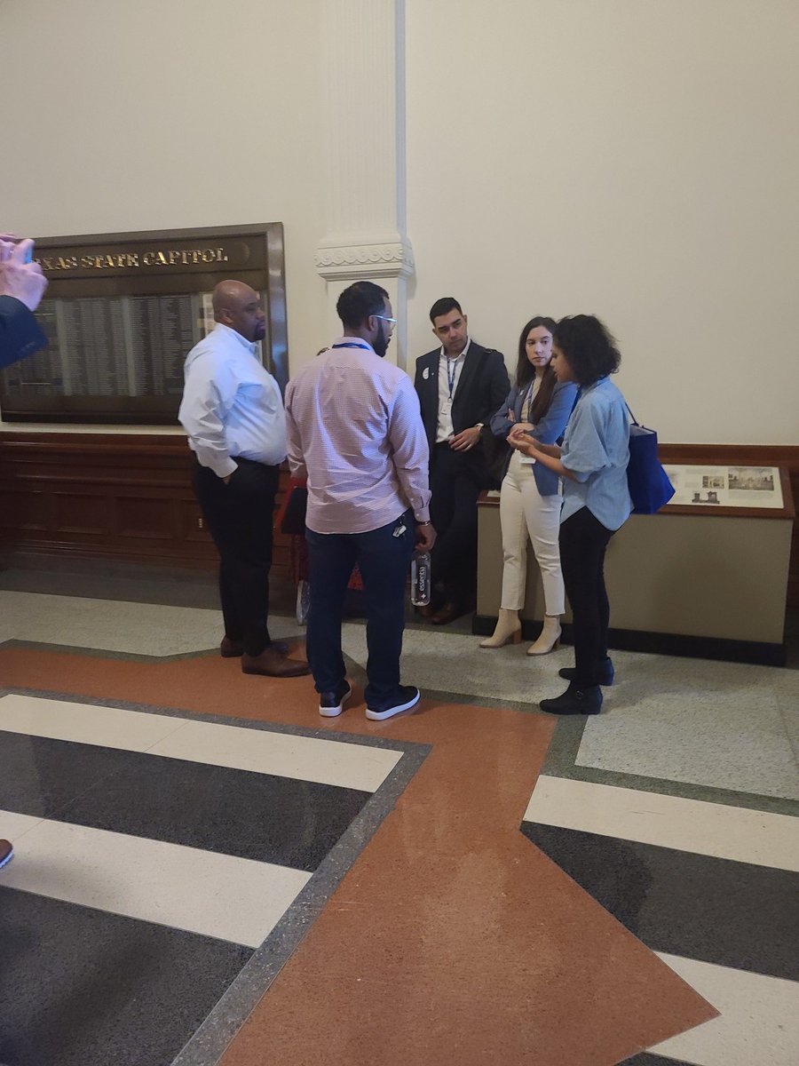 CassandraP_RGV's tweet photo. Humbled and honored to work with this amazing group of staff and volunteers

What a wonderful day with @ACSCANTexas during #TXCancerActionDay. Thank you to the #txlege for your warm welcomes! We look forward to working together to end cancer! https://t.co/Tg3XyHz4hX