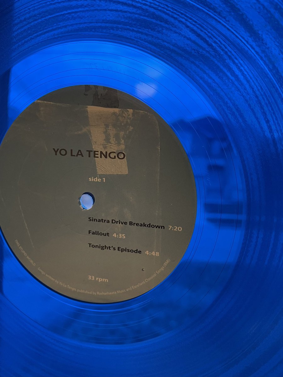medusaeditions's tweet image. #yolatengo #thisstupidworld #milesaway #blue
