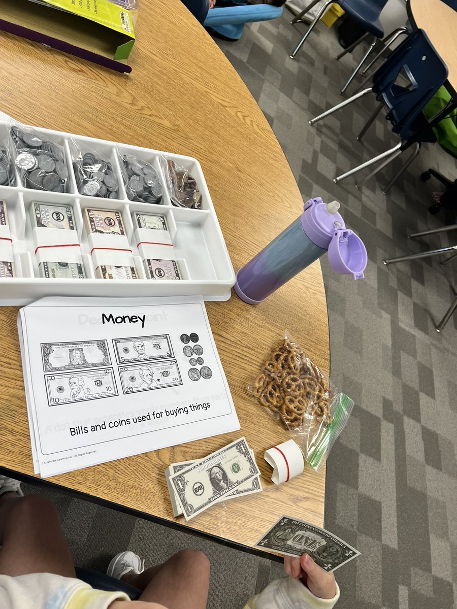 johnsonsjoys's tweet photo. We are starting a new unit involving counting money! Today, we learned the new vocabulary through Google Slides @vaughnelemFISD #vaughnspringtraining https://t.co/YtBwxz3RLB https://t.co/uGtmaO3QbP