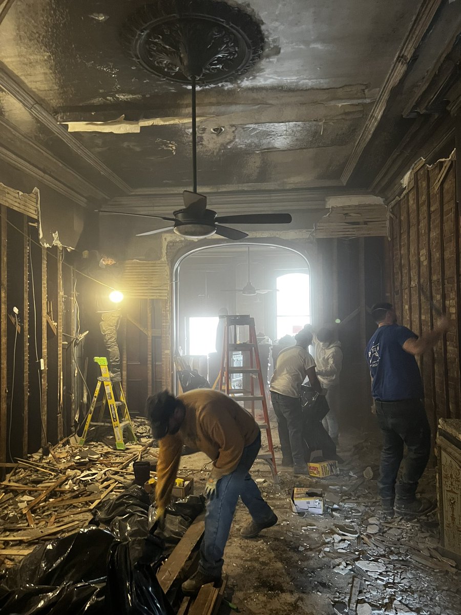 JacksonCarp2BD's tweet image. From the @buttonista learning to change oil, to tagging along with rehabbing a historic home in Troy ravaged by fire, with stops at our favorite eateries along the way… All in a day’s work in @TwoButtonsDeep-land 🎥 #ButtonByButton