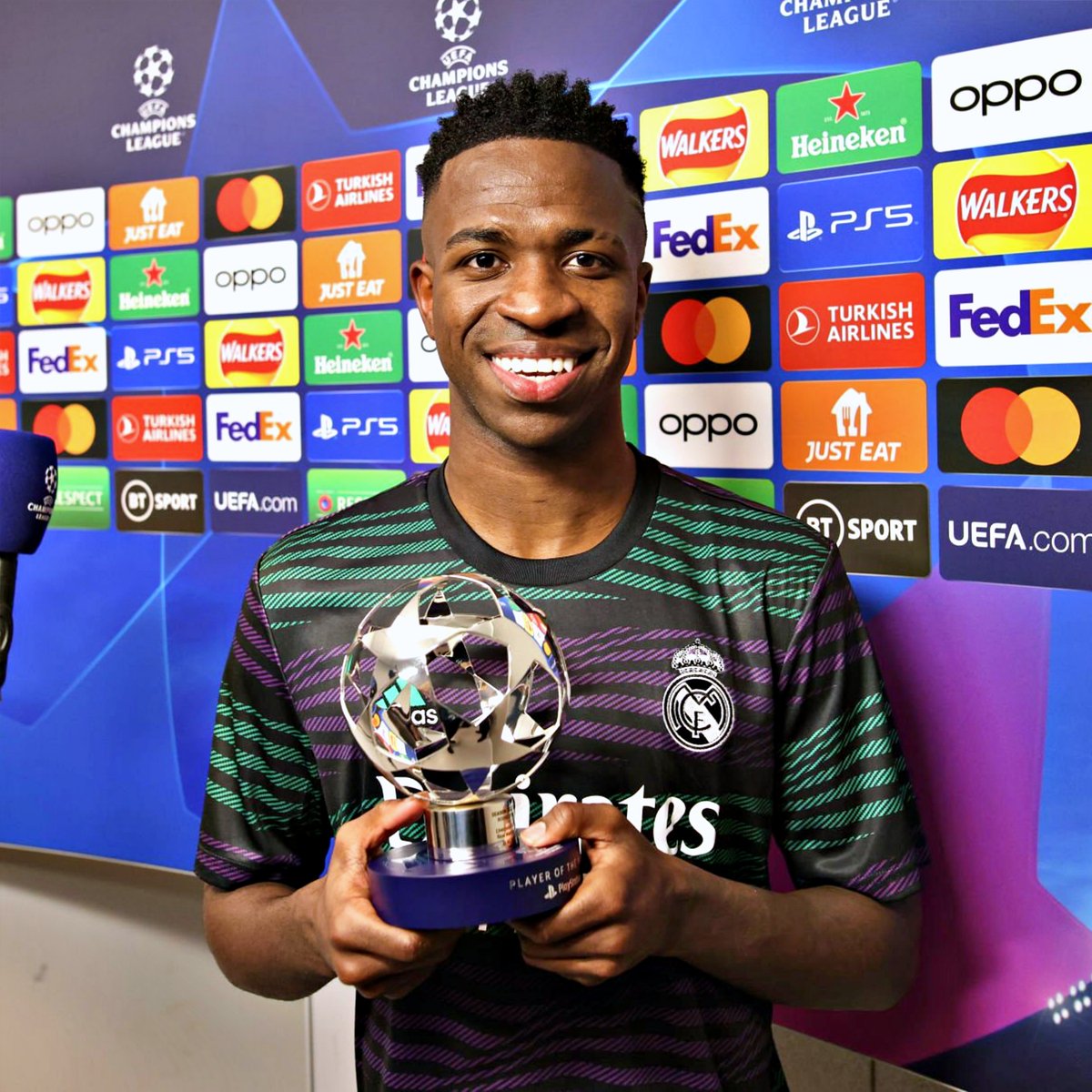 Vini Jr. contra o Liverpool: 2 golos, 1 assistência e eleito o melhor em campo 🌟