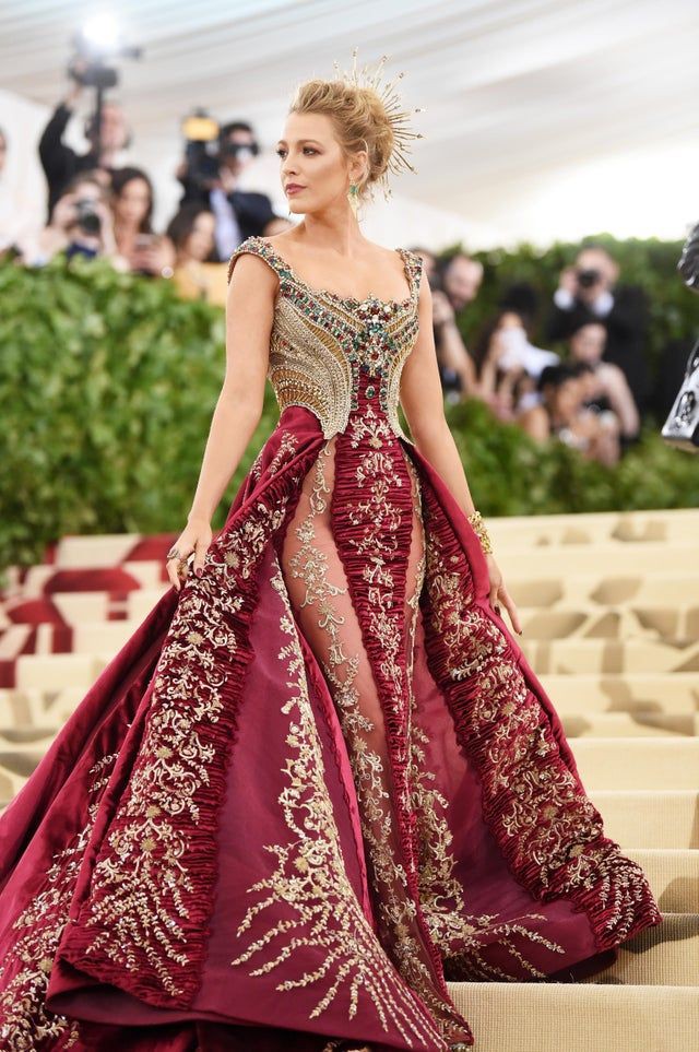 rhaenyra_reign's tweet photo. @bIondecity Met gala 2018, one for history https://t.co/aZRjmxRWTM