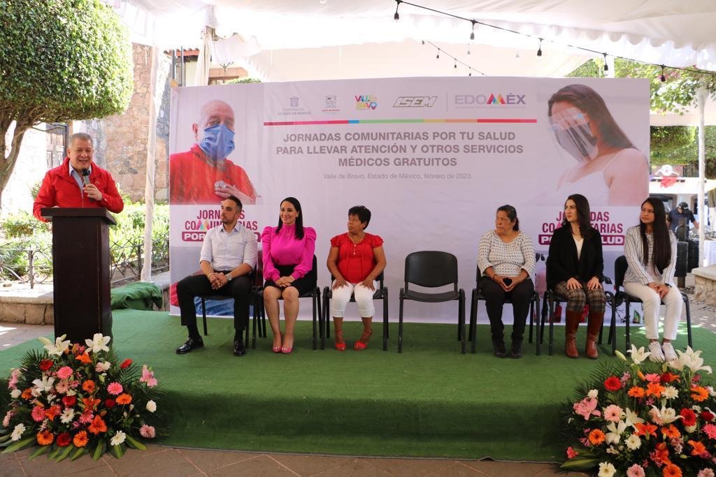 SaludEdomex's tweet photo. 📰 #ComunicadoSalud| ES PRIORIDAD DEL GOBIERNO DEL ESTADO DE MÉXICO ACERCAR SERVICIOS DE SALUD A LAS Y LOS MEXIQUENSES.

✅ Destaca Secretario de Salud que las Jornadas Comunitarias han llegado a los 125 municipios.

📌 Más detalles 👉🏽 https://t.co/h0YI790wza https://t.co/OGbKlMyWe8