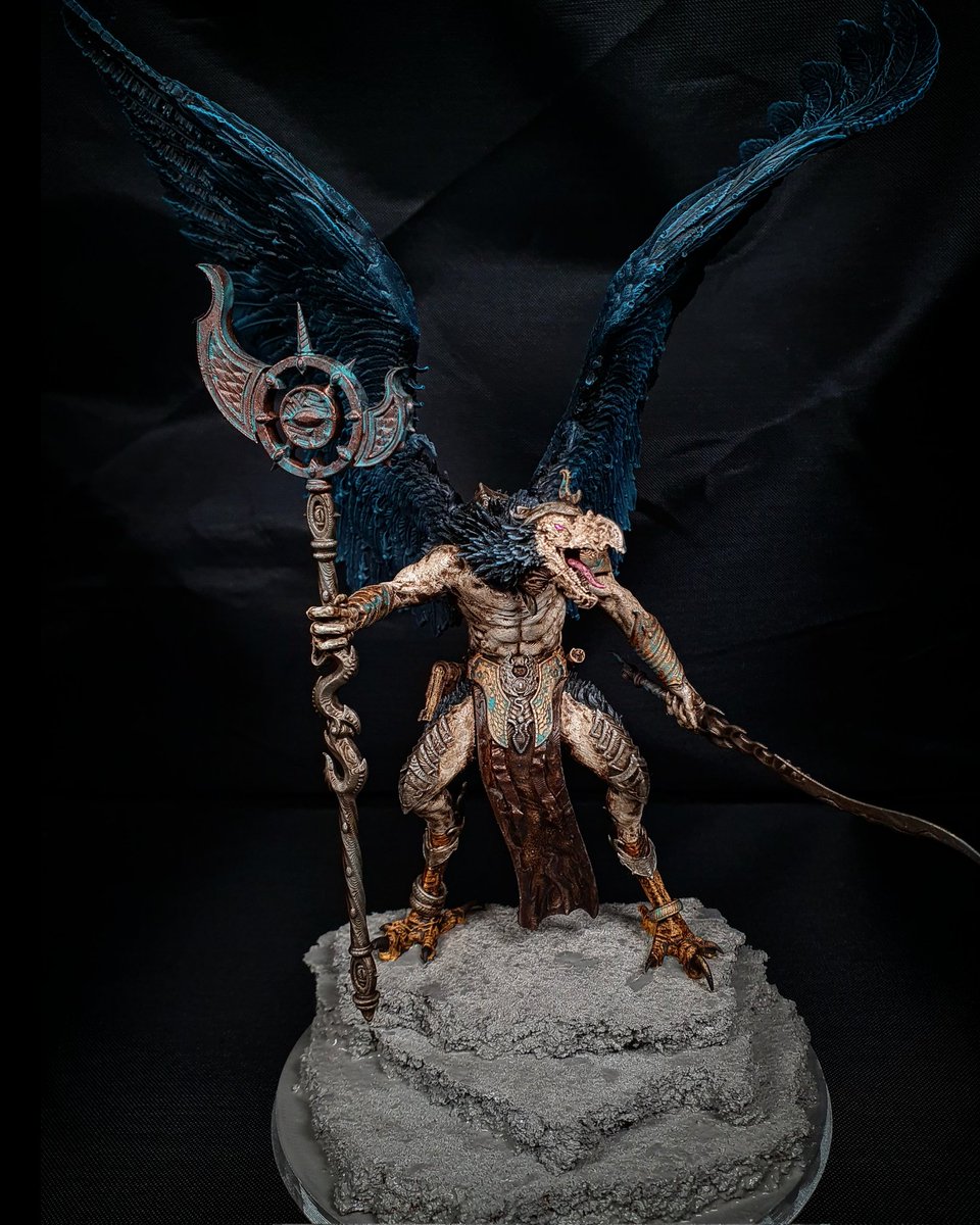 Lord of change......

Decided to dust off the 3d printer

Got some colours down on him, just the base to go

#warhammer40k #Warhammer #3Dprinting #fantasyart #minipainting