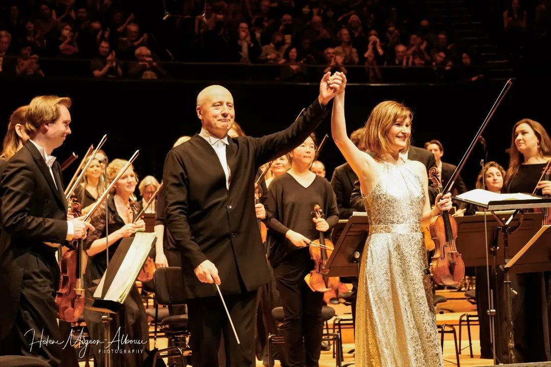 helene_mahln's tweet photo. 🎶 Bravo @ConcertgbOrkest conducted by @paavo_jarvi with #violonist @lisabatiashvili for this wonderful #concert at the @philharmonie de #Paris !
🔹️#Beethoven, #ViolinConcerto
🔹️#Prokofiev, #Symphony5
📷 @helene_mahln - 2023 feb.21
#ClassicalMusic https://t.co/2rhwM7MNU8