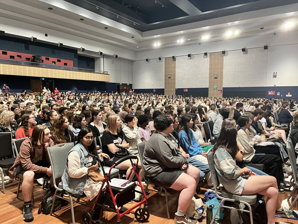 Orientation Day <a href="/UOWASSH/">Faculty of the Arts, Social Sciences & Humanities</a> <a href="/UOW/">UOW</a> so good to be back!