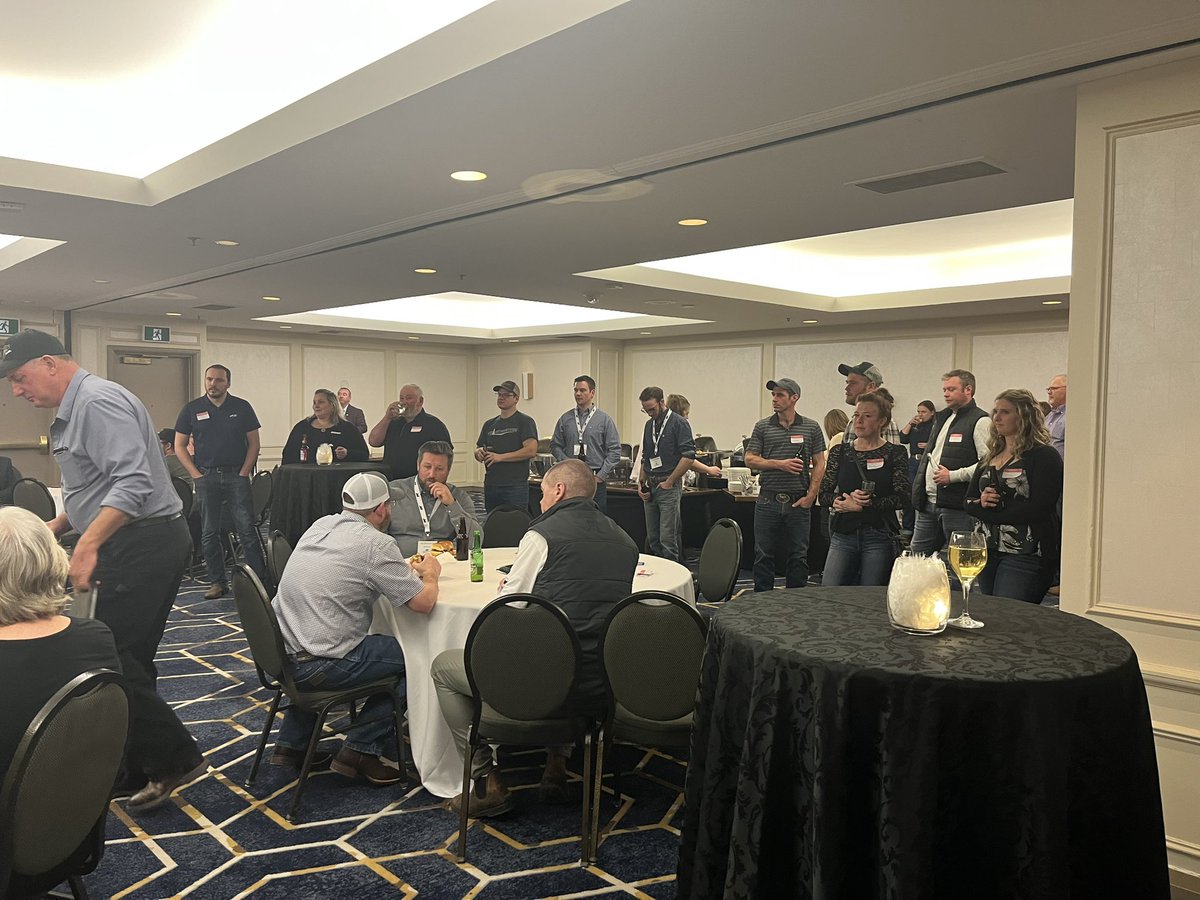 BeefFarmersON's tweet photo. Excited to be kicking off the #BFOAGM with our #OBYA Networking Session with lots of great young producers and industry reps! https://t.co/0RGoNzDPkS