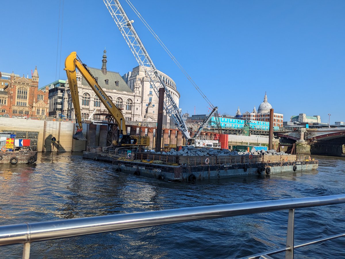 AccWaterWarrior's tweet photo. What a photo! This crew is installing a sewer pipe under the Thames River. It's diameter is the size of two double-decker buses! The sewer system in London is over 100-years old. It can't handle the pressure & they don't want it to pop, so time to replace. #ValueInfrastructure https://t.co/aRhSfcuioa