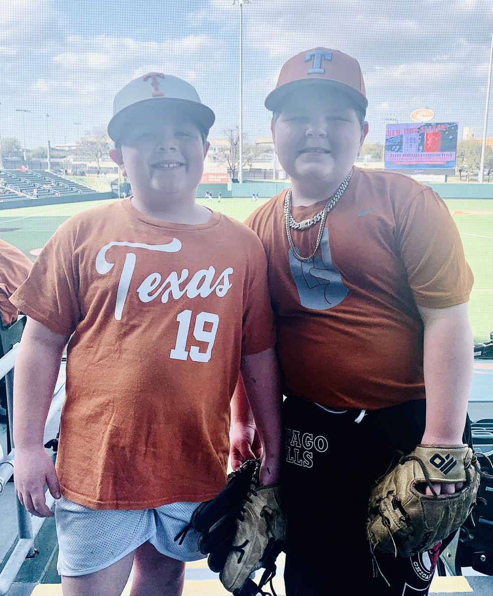 jlamartx's tweet photo. Finally!!!  Hook em 🧡🤘🧡 https://t.co/tOLXDK5ThJ