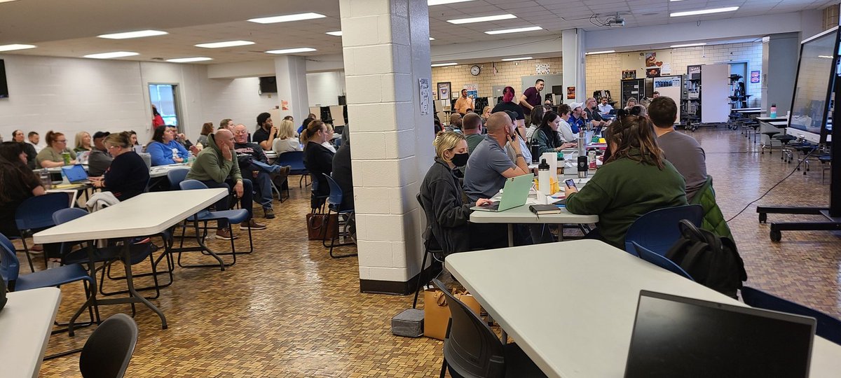 JCPS_JackBosley's tweet image. Today, @jackietalkthai and I got to show how our interactive panels can increase student engagement, whether it's @GetClearTouch or @SMART_Tech.  Both are great!  Thanks for having us out @Liberty_Jcps &amp;amp; @BTHS_Bears #JCPSDigIn
