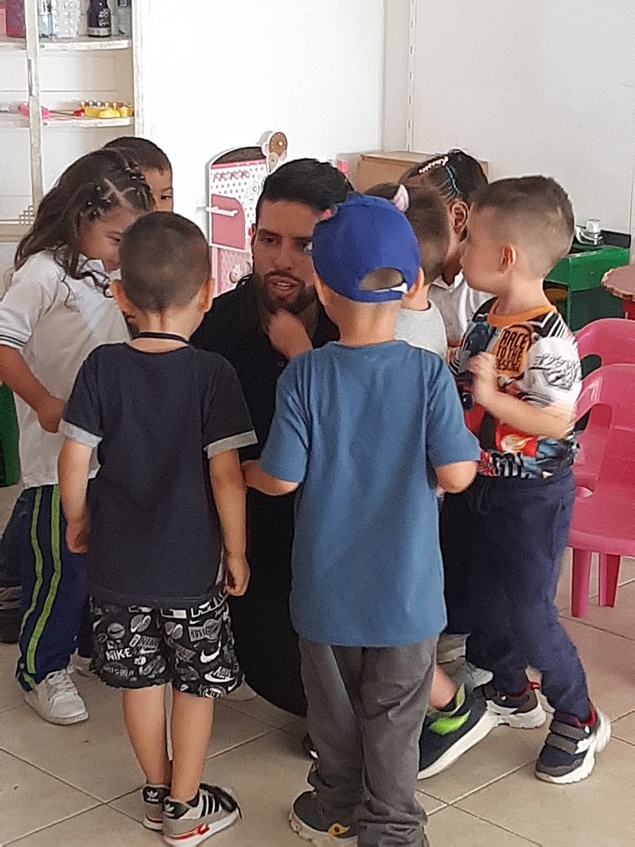 AstridCaceresC's tweet photo. Todos nos involucramos con los niños y niñas. La oficina de comunicaciones tiene un rol para posicionar los derechos de las niñas y los niños primero! @ICBFColombia https://t.co/ExTWzDmkOc