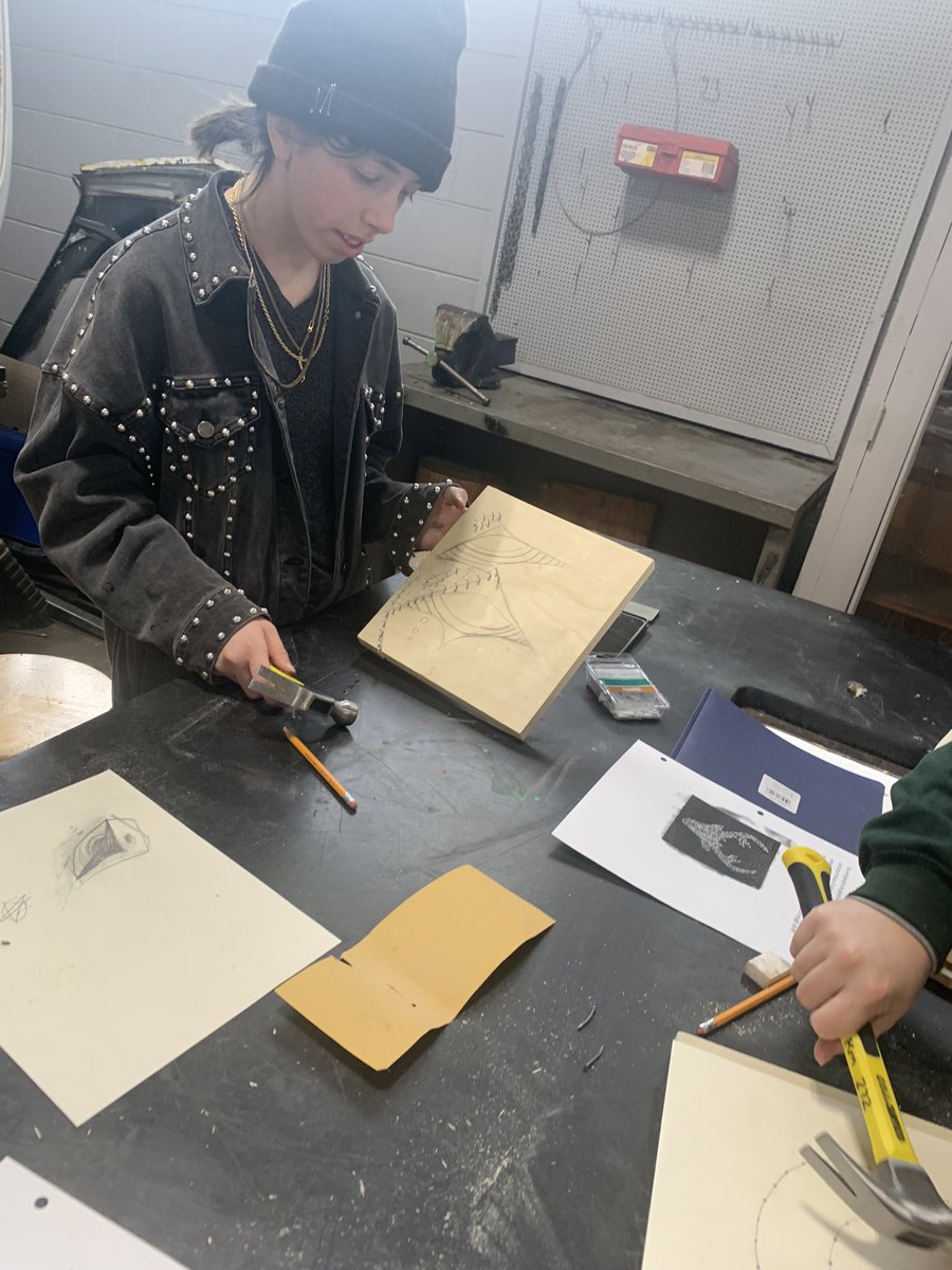 mrsamitchell04's tweet photo. Nail art with our @CayugaSchool Vocational students today. We are looking forward to seeing the finished products @GEDSB https://t.co/roNqwfYdhQ