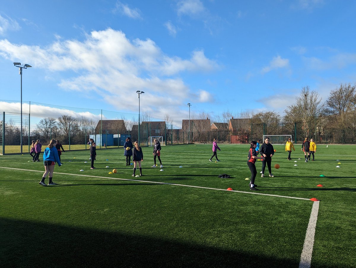 RBA_PEdept's tweet photo. New Half-Term= New Concepts in PE!
Y5- Confidence
Y6- Emotional Intelligence
Y7- Power of Positivity
Y8- Self-Reflection
Through Net and Wall
#PEforALL #ConceptCurriculum #PowerofSport #EinPE
❤️🏐🏓🏸🖤 https://t.co/bhgutrYCR3