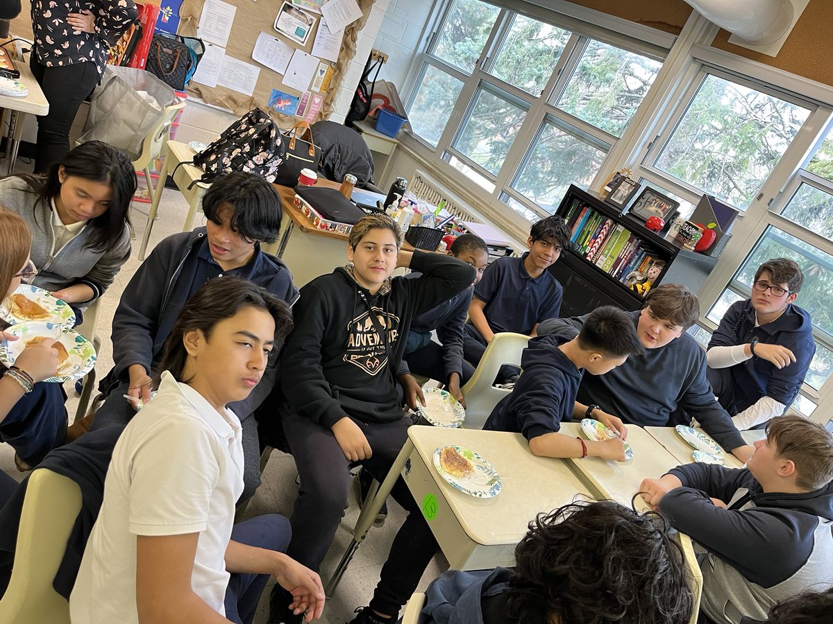 rendaj6's tweet photo. Shrove Tuesday with this amazing group of grade 8s ⭐️ @SFX_TCDSB https://t.co/GeoWcOc43U