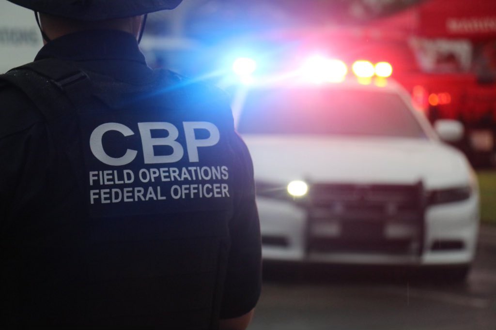 CBPSouthTexas's tweet photo. Mexico-bound Weapons Cache Nabbed: @DFOLaredo @CBP officers conducting outbound inspections at Del Rio Port of Entry seize 17 high-powered rifles, 22 magazines, three belt feeder clips, two scopes. @HSI_SanAntonio is investigating. More: https://t.co/zIJYNoi18p https://t.co/23tIxxoToa