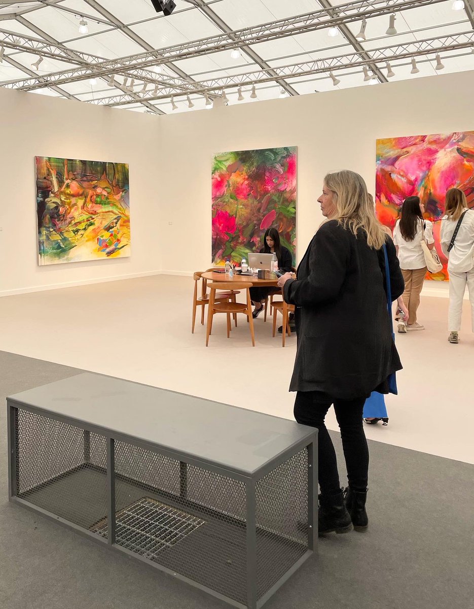 christineleeart's tweet photo. Frieze Los Angeles: Here’s OPENART’s highlights of artworks from Frieze Los Angeles 2023 at Santa Monica Airport. Featuring more than 120 galleries from 22 different countries. #artconsulting https://t.co/snliDEhzQa