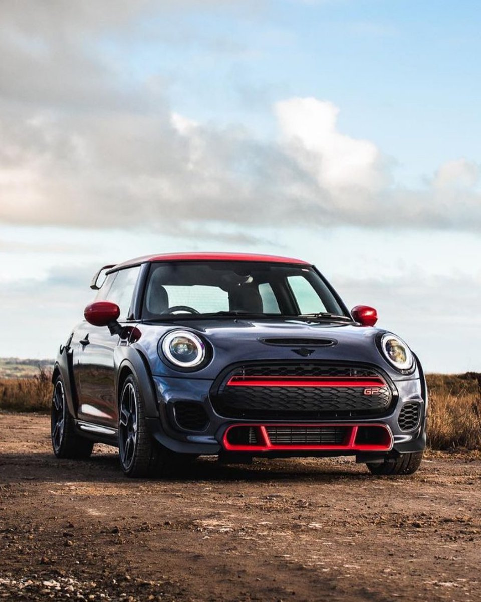 Anyone else suddenly feeling the need for speed? 🏁😍
📸 IG User jamesinshot

#GP #JCW #MINI
