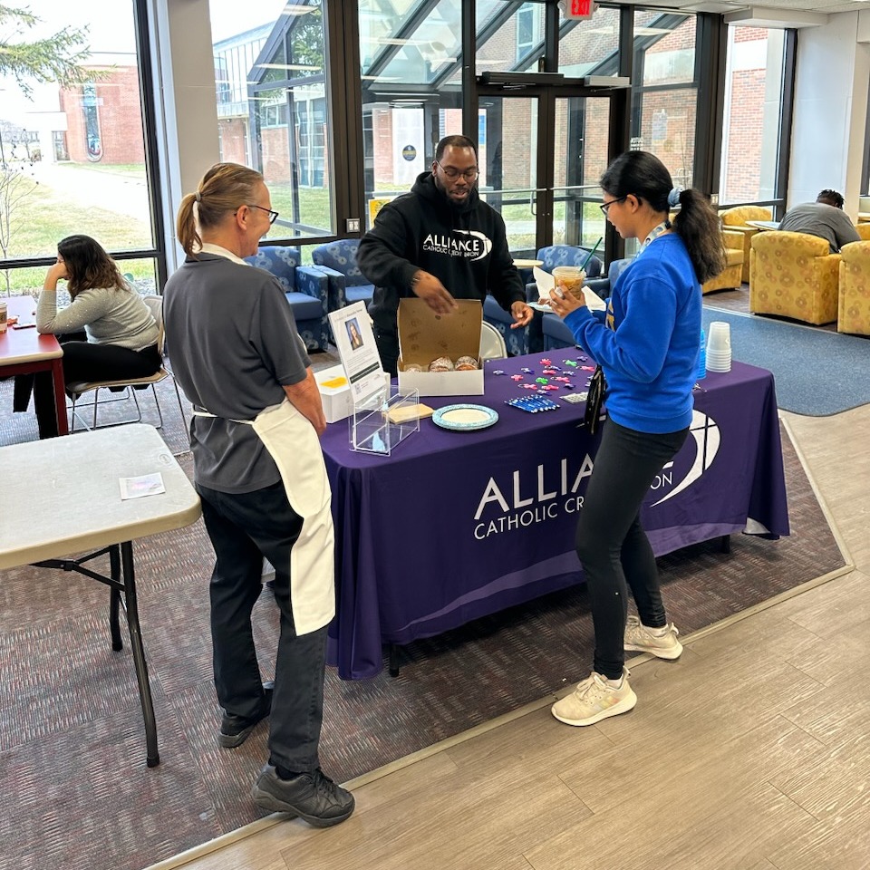 AllianceCathCU's tweet photo. It was a packzi party at @MadonnaU today!
What's your favorite flavor? https://t.co/LGnlRDVzIC