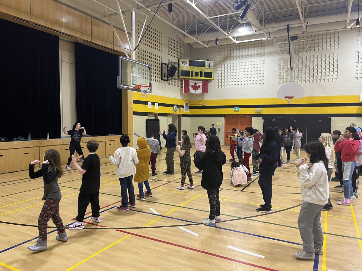 MrsCNagel's tweet photo. PoW brought the heat to the dance floor this morning! So happy I could share my love of dance with you all! #danceisforeveryone #movementthatinspires #hwdsb #musicisgoodforthesoul https://t.co/G2XXOvX2VN