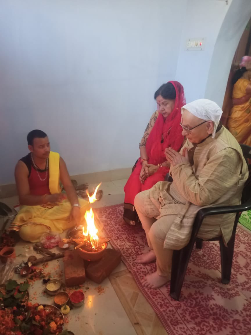 grajhans's tweet photo. Last njght, Tuesday (#मंगलवार)February 21, 2023 Nilu and I had the #puja, #Havan , #recitation of entire #sundarkand and #pritibhoj at our #wintercottage in Deoghar, Jharkhand, India. More than 100 friends and relatives joined us.  
#jaihanumangyangunsagar📙🙏❤️ https://t.co/nHDXzioYO8