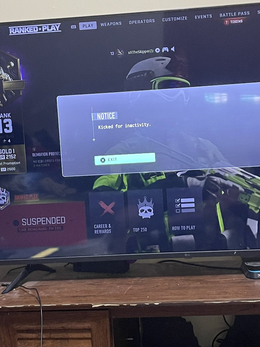 SkippyPB10's tweet photo. @ATVIAssist Why does this keep happening? I was spectating in SnD….. https://t.co/LwgzGICqSB