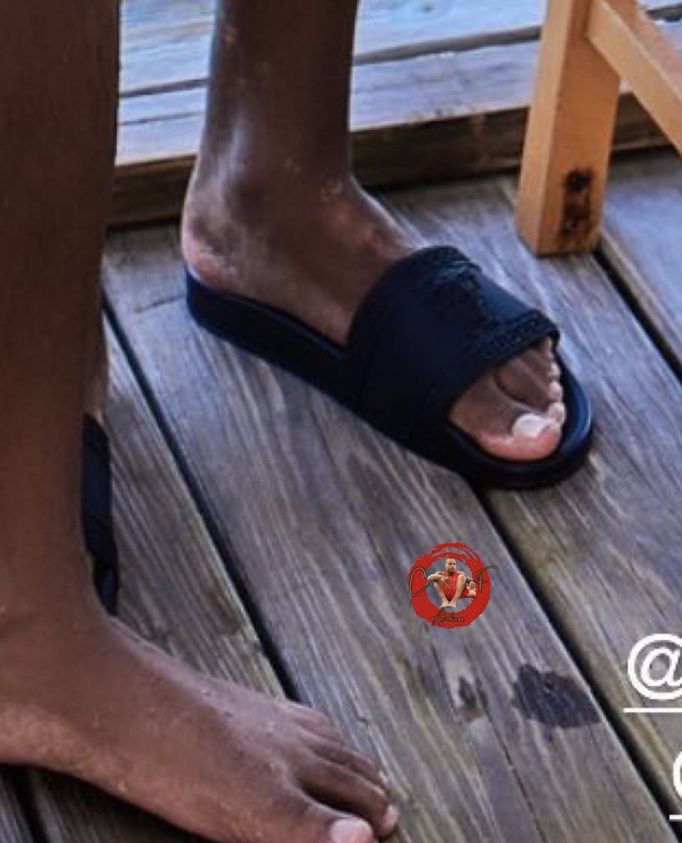 CelebFeetArchives tweet media