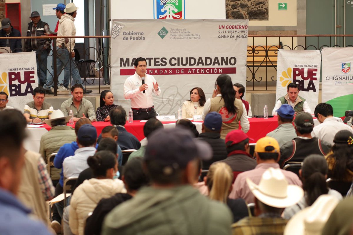 LorenzoRiveraN's tweet photo. Un gusto recibir en el #MartesCiudadano a la  Titular de la @AmbienteGobPue, @BetyManrique, con quien trabajo en equipo para acercar a los chignahuapenses diversos servicios y capacitaciones, gracias por su compañía de hoy, #JuntosSíPodemos https://t.co/mdafhjJprg