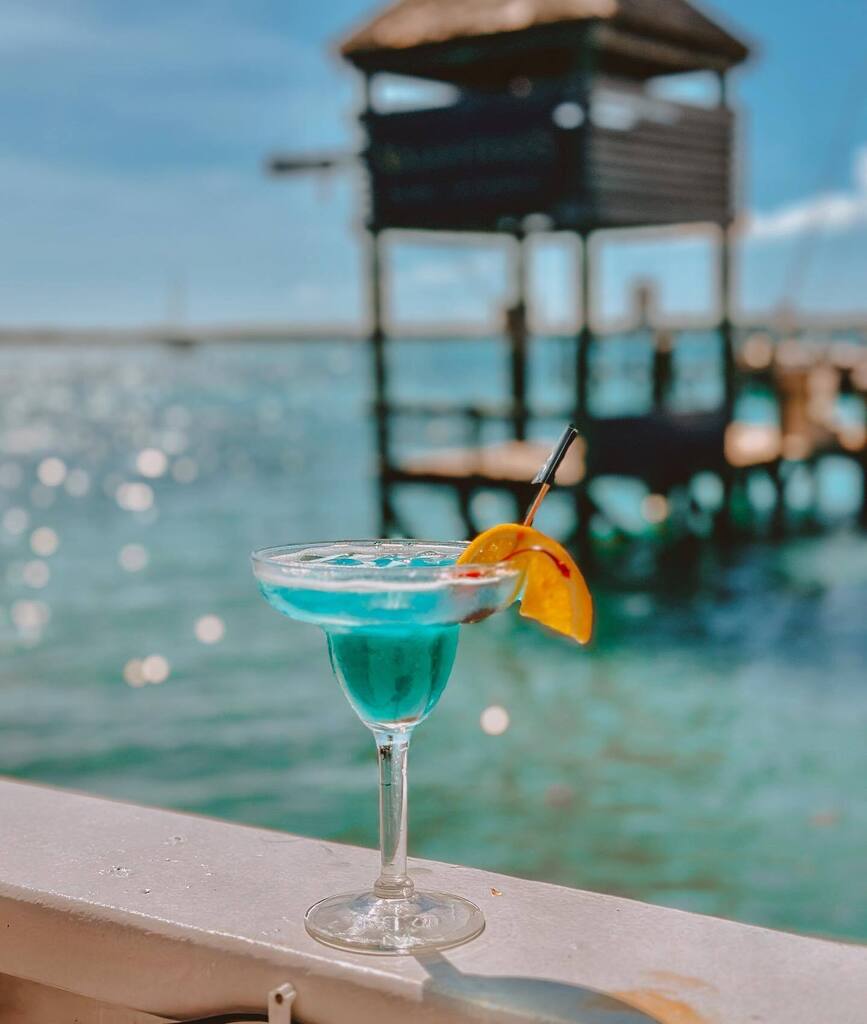 Valentines Resort tweet media