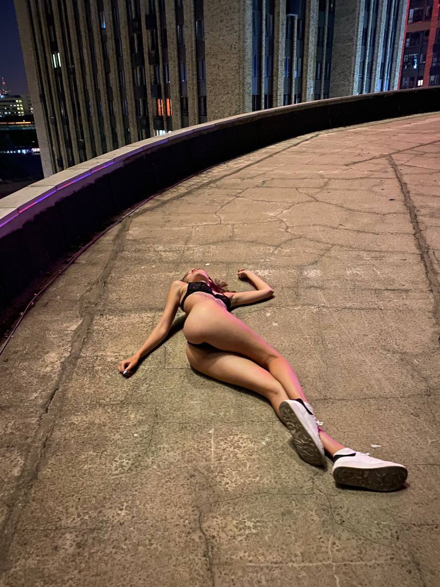 raevssky's tweet photo. I can not sleep
shot on iPhone
#NFTCommuntiy #boudoir #NFTartist #gerl https://t.co/QEwF3jG52T