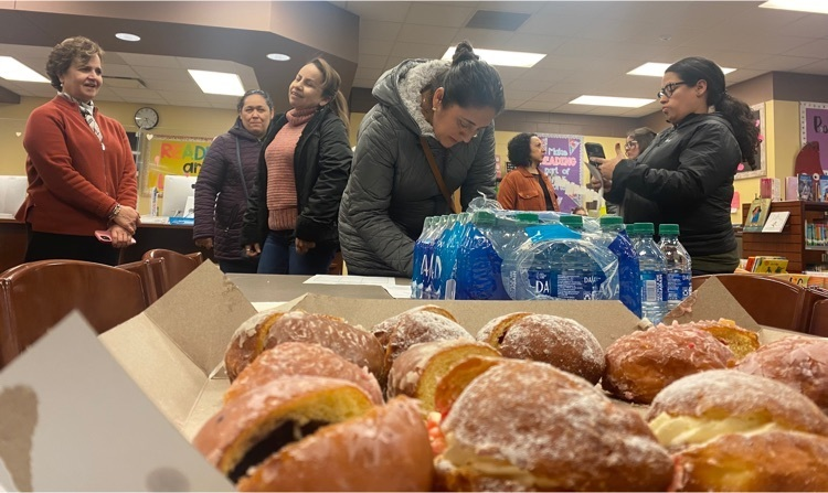 #D83shines BPAC members meeting and discussing the first 8 chapters of, "La Vida Es Un Jardin Para Cultuvar," by local Author Pascuala Herrera.