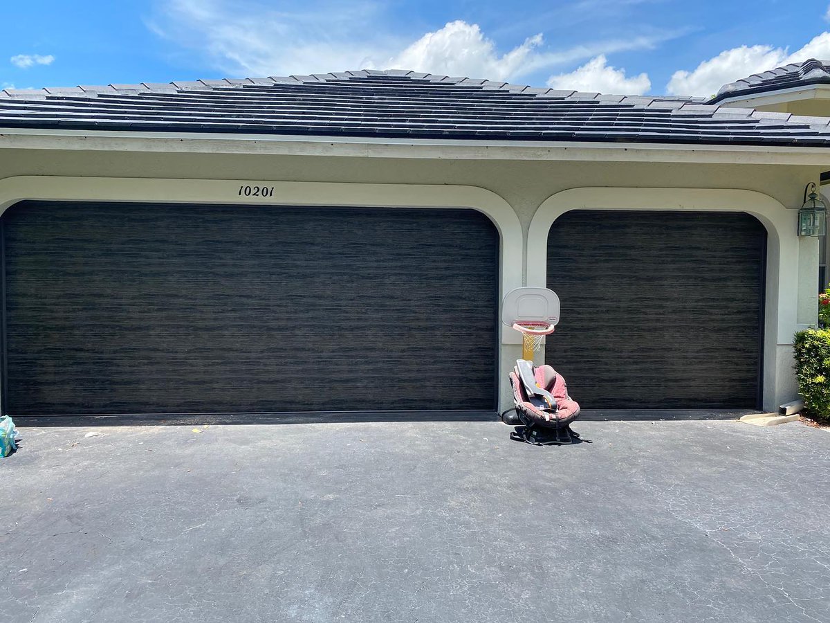 ProGarageDoorFL's tweet image. Call for a free estimate- 954-278-8712 - Dare to be different with the Clopay Slate color! Another satisfied customer to add to the list. #clopay #clopaygaragedoors #coralsprings #garagedoors #southflorida #contractors #broward #palmbeach #miamidade