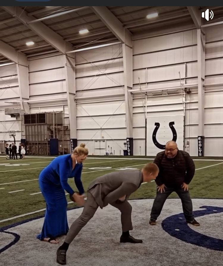 indianacops's tweet photo. Not only did Vinnie Montez show his skills on the Indianapolis Colts Practice Field 😂 but he also made us all laugh, helping us all to smile. Thank you Vinnie for your service to your community and for sharing your talents of comedy with us. Can’t wait to have you back soon! https://t.co/zdp9EUpg5x