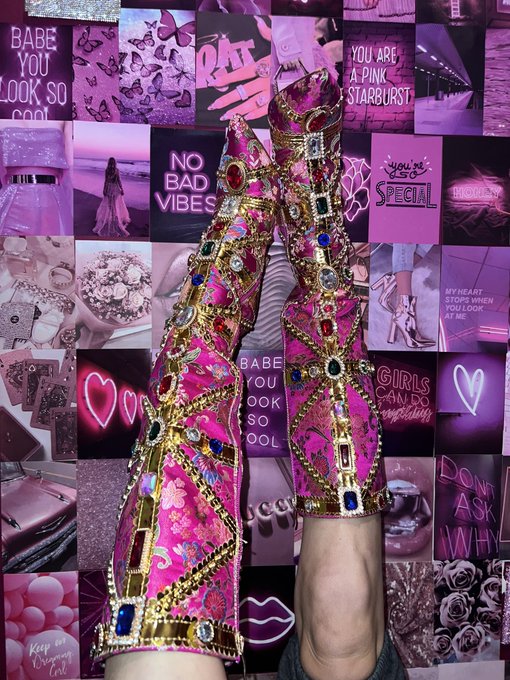 Real Pink Princess shit https://t.co/q5Ez8x7eyw<a href="/tag/portland"class="tags"><span>#portland</span></a>