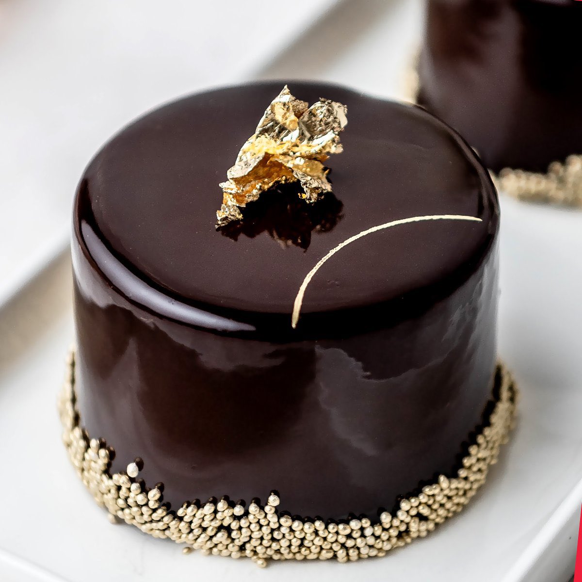 Too pretty to eat! #foodie #chocolatedessert